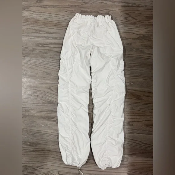 White Lululemon Dance Studio Pants Woman’s Size 6 - Picture 2 of 6